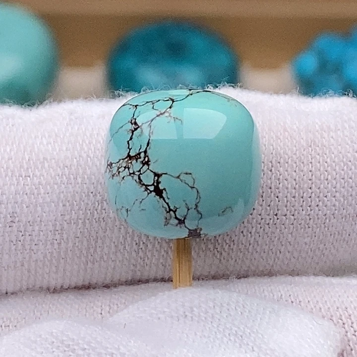 绿松石未镶嵌珠宝奇石13