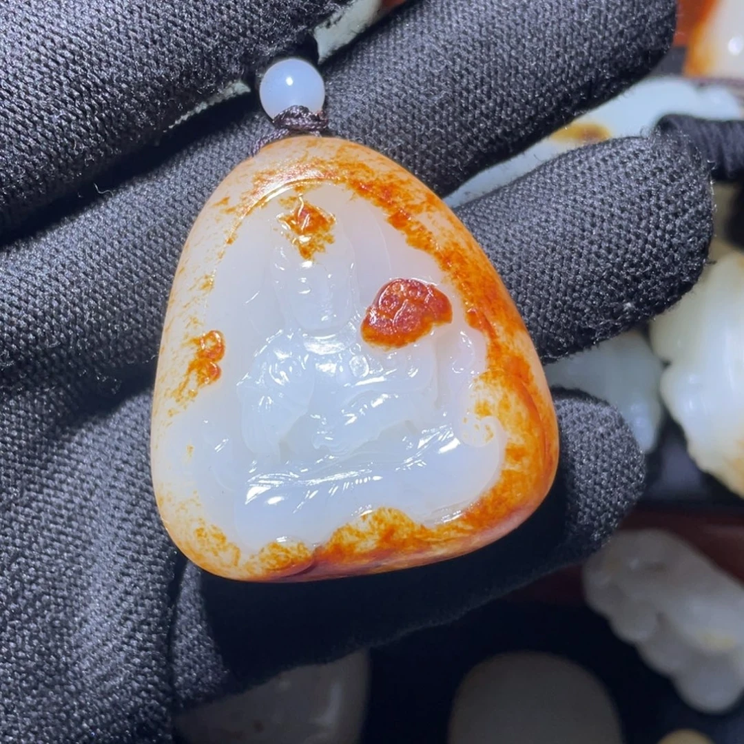 ****儿和田玉未镶嵌颈饰