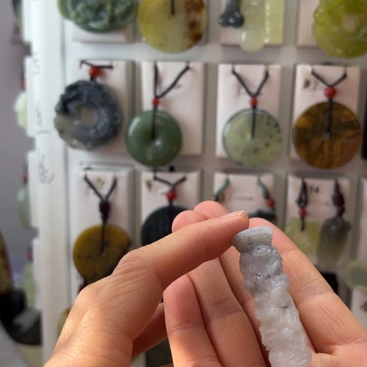 蛇纹石玉合金颈饰