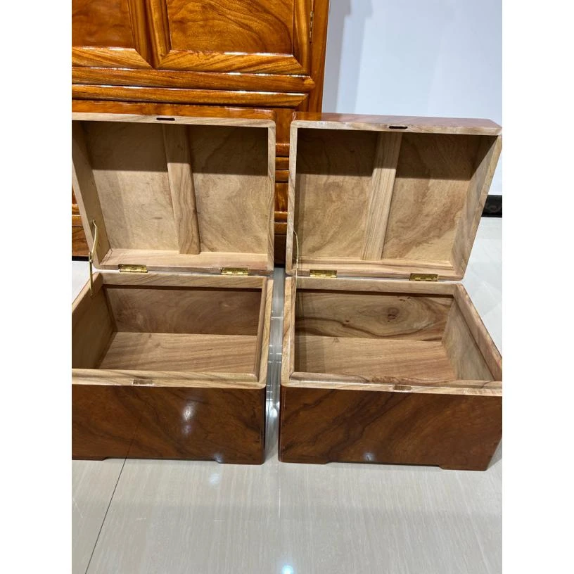 百年老料香樟木箱子