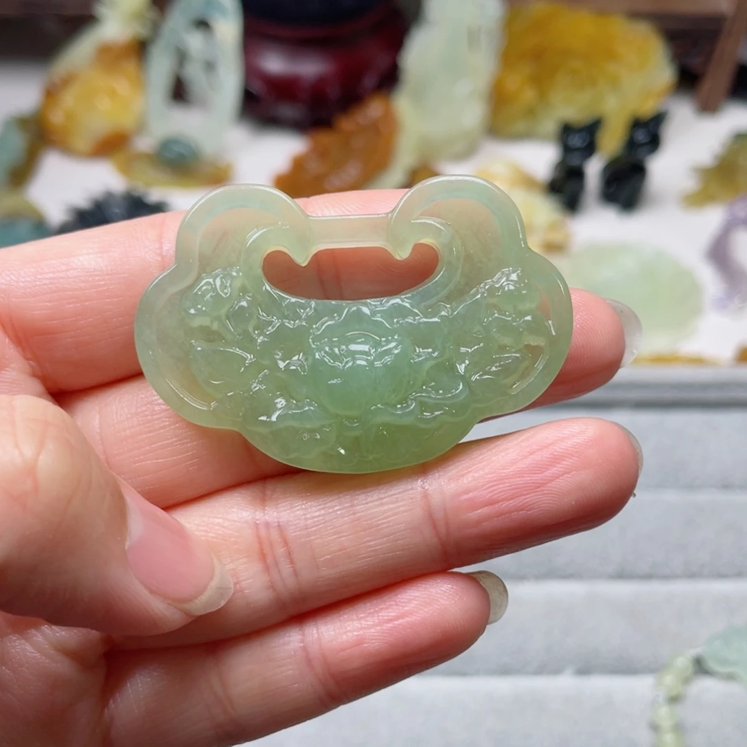 蛇纹石玉颈饰未镶嵌活**己