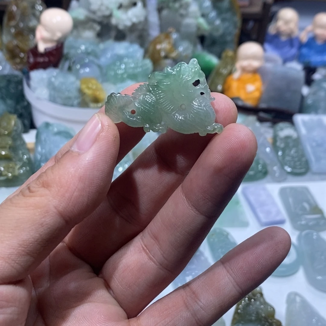 翡翠未镶嵌吊坠(不含链)龙