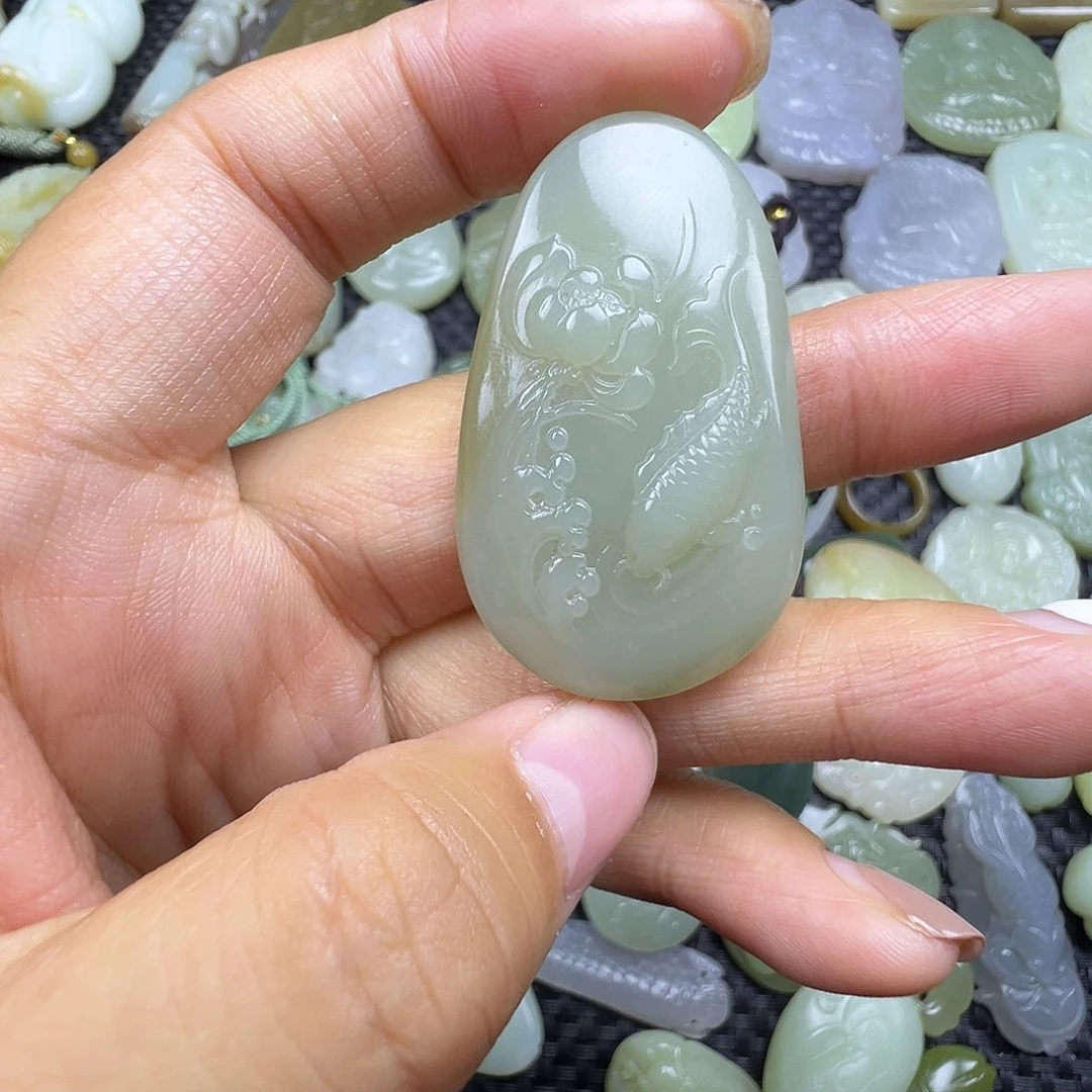 和田玉未镶嵌吊坠(赠链)漏，卡43.5