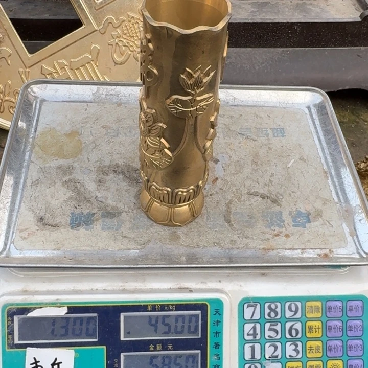 小***毅铜器物品理性消费