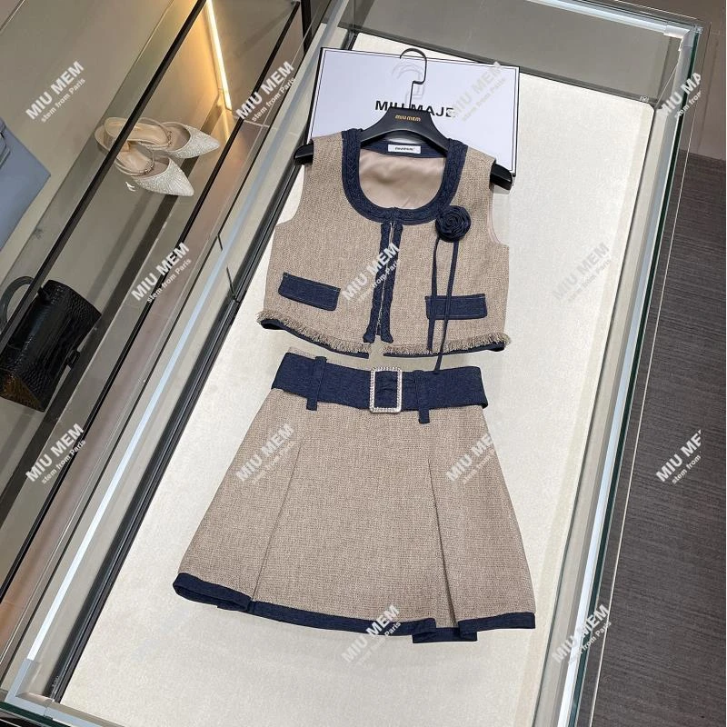 【慕斯可可】文艺复古风编织套装立体花朵马甲+高腰短裙DY4632