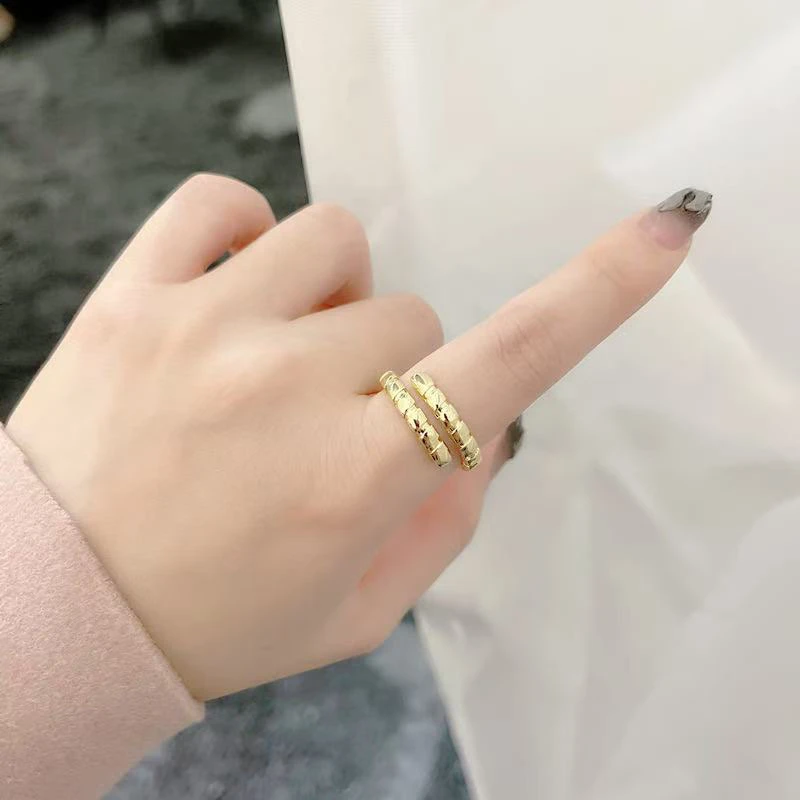 铜合金戒指 可调节灵蛇时尚小众百搭戒指轻奢饰品首饰指环金色