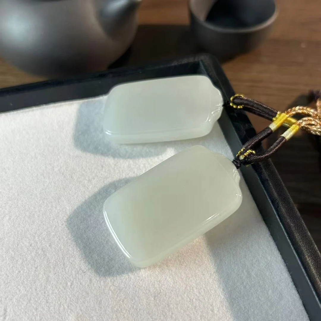 【睿泽鉴宝】和田玉白玉无事牌吊坠多样性发一有瑕 47*29*7JJY2287