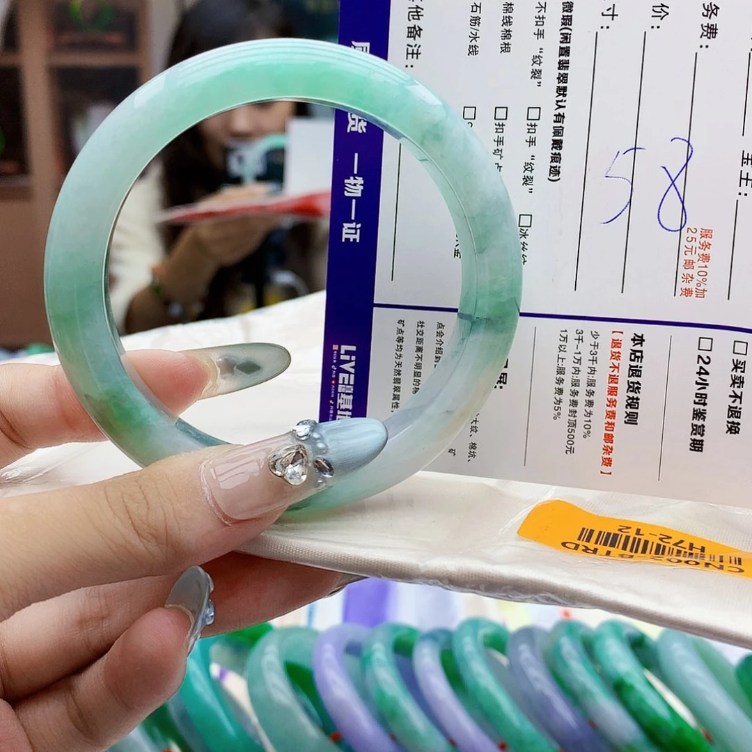 翡翠手镯未镶嵌d