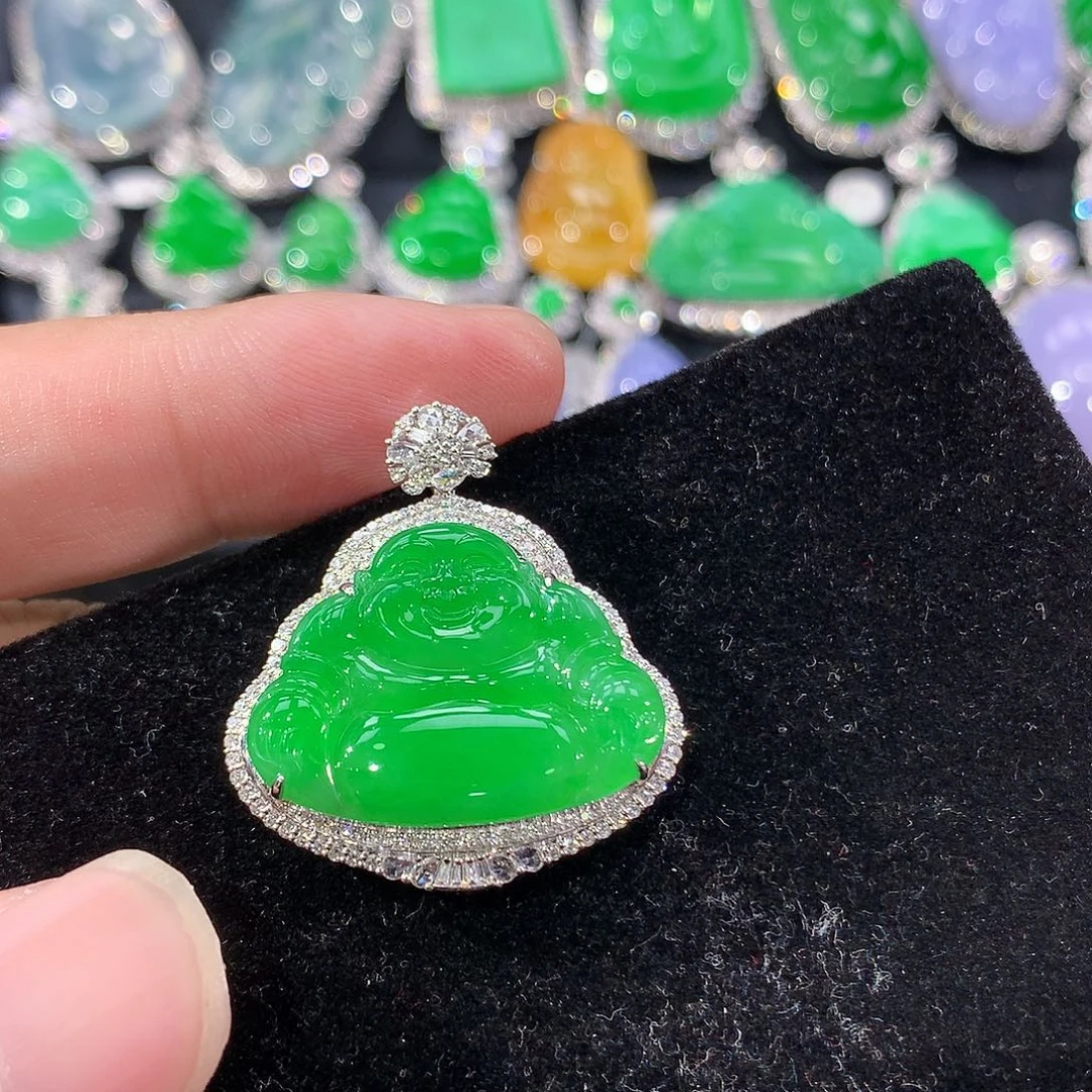 翡翠18K金镶嵌颈饰