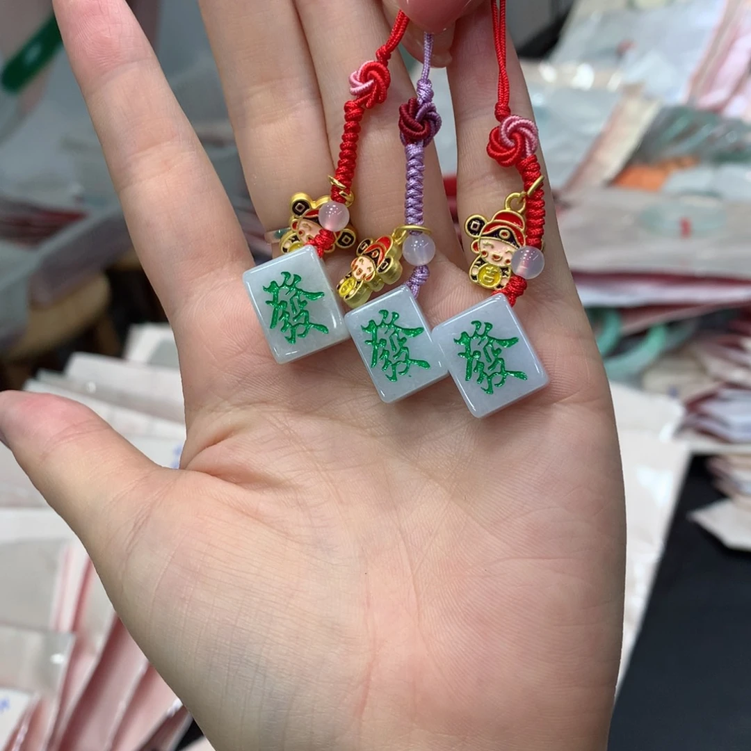 翡翠挂件未镶嵌多样性发1