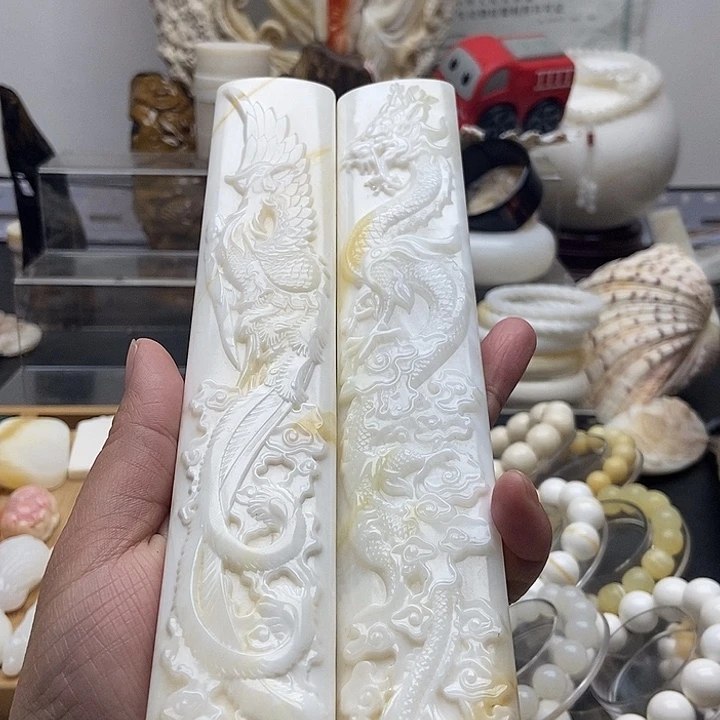 非金属贝壳玉化翘黄镇尺一对