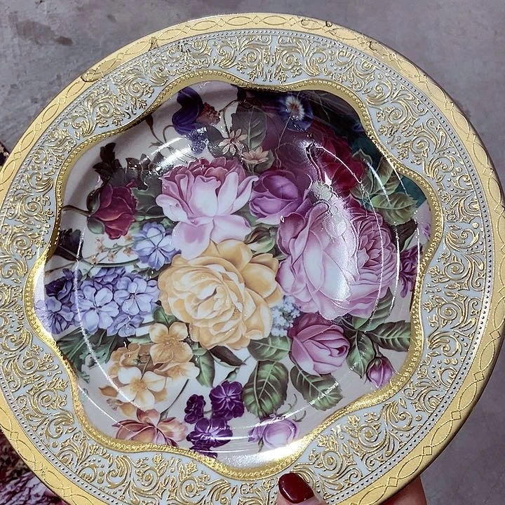 碗微瑕2只……………………………