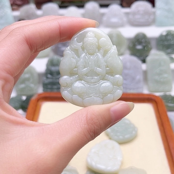 张***敏和田玉未镶嵌颈饰