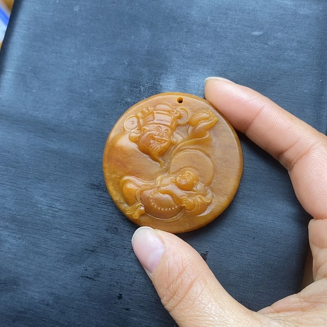 石英质玉（黄龙玉）颈饰未镶嵌