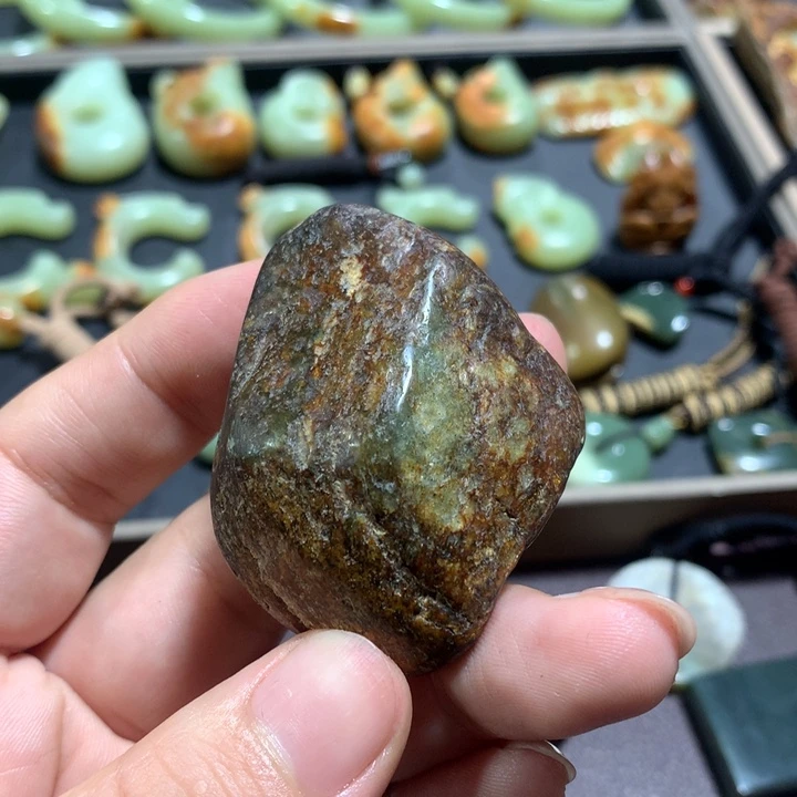 岫岩河磨玉（透闪石质玉）未镶嵌颈饰