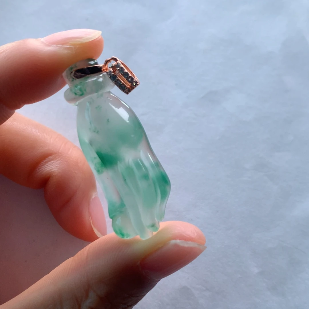 颈饰未镶嵌石英质玉