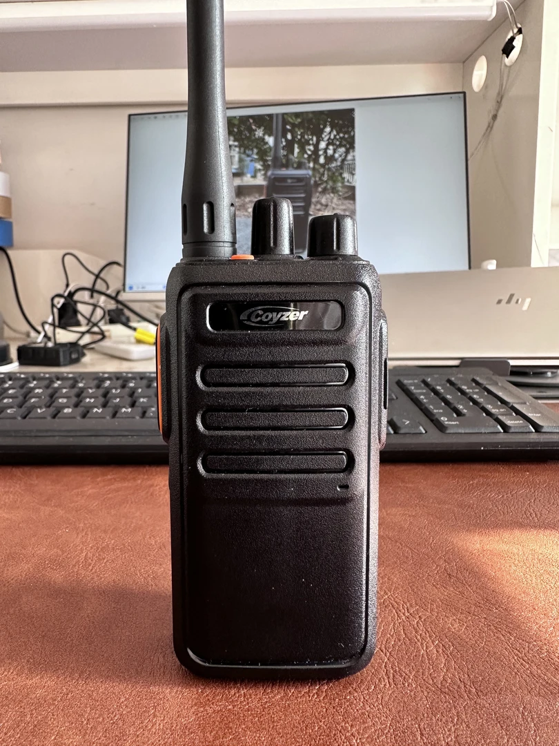 超越者X09对讲机12W大功率手持对讲机适用于户外工地隧道等场景