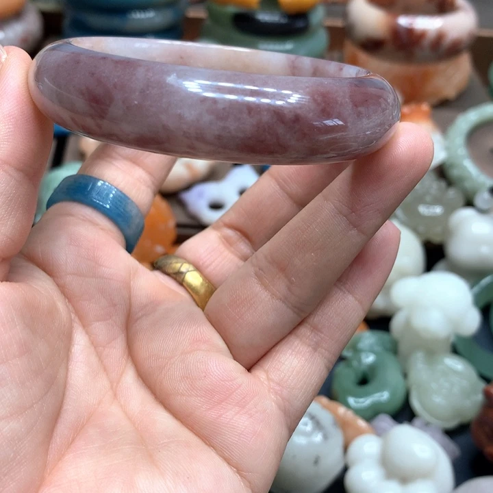 贵***涵石英岩玉合金颈饰