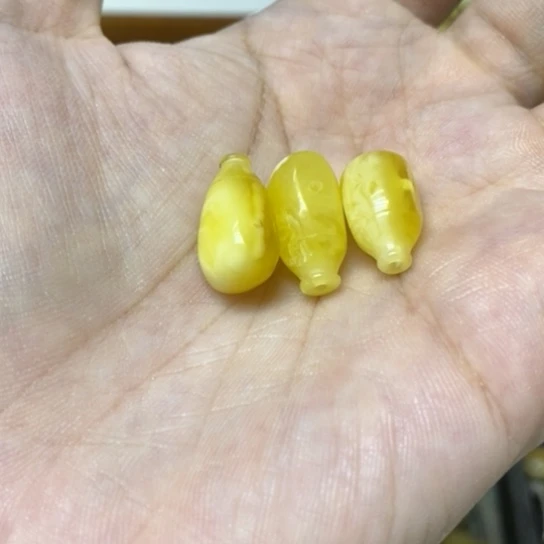 蜜蜡未镶嵌裸石多样性发货其一