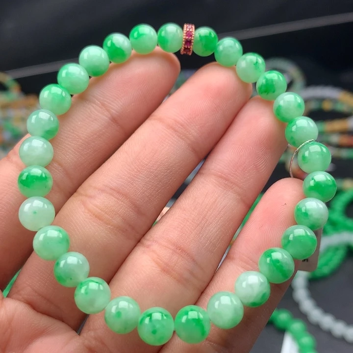 翡翠手镯未镶嵌卡