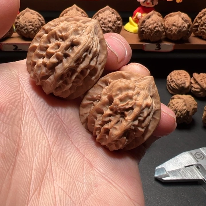 文玩核桃吊坠龙骨