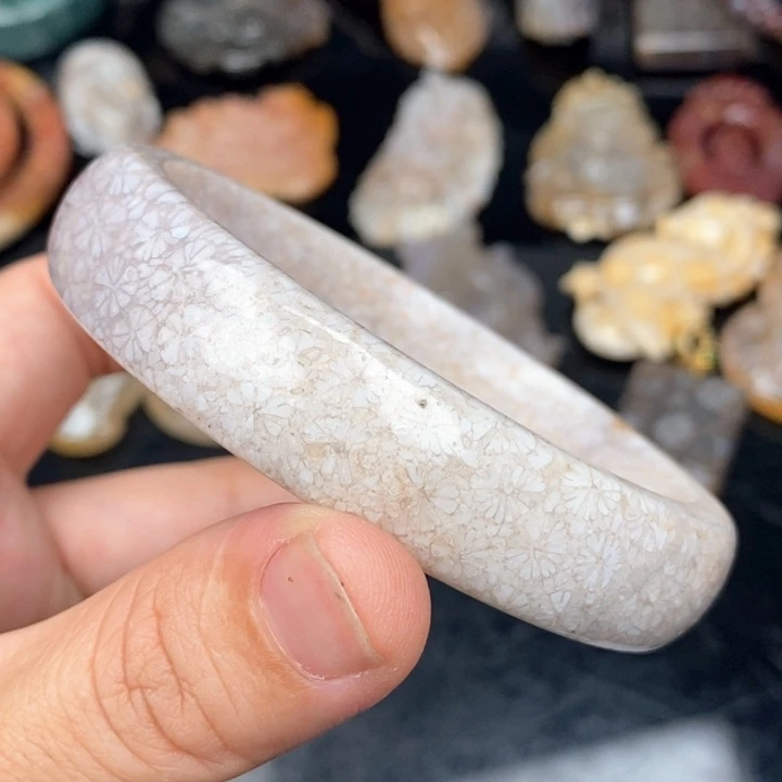 硅化珊瑚（珊瑚玉）手镯未镶嵌63