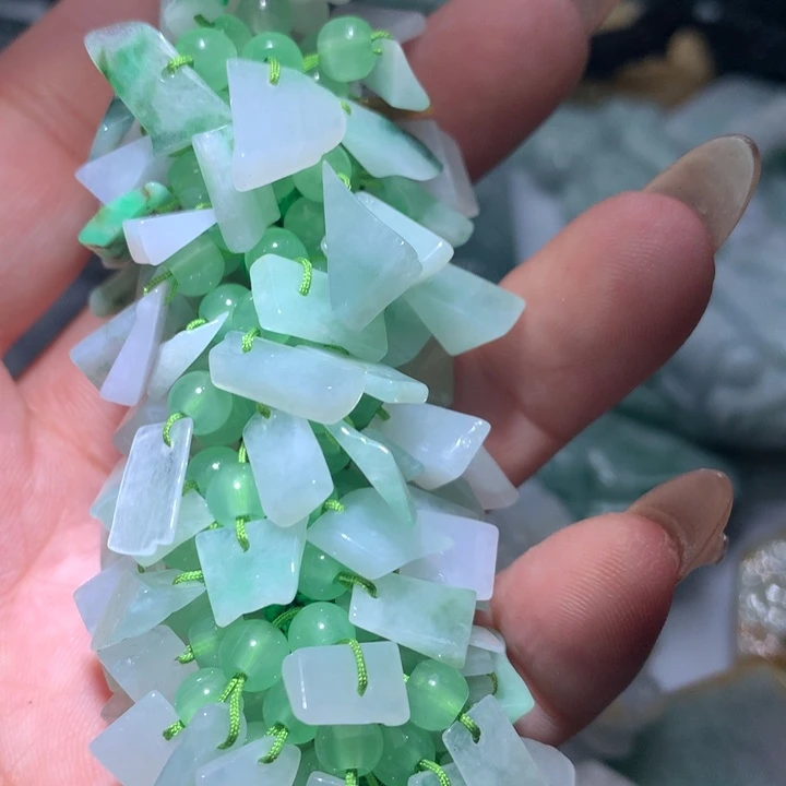 翡翠未镶嵌颈饰保真天然A货翡翠