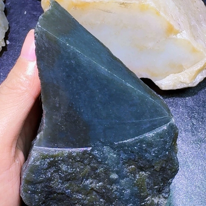 未镶嵌和田玉（糖玉）珠宝半成品