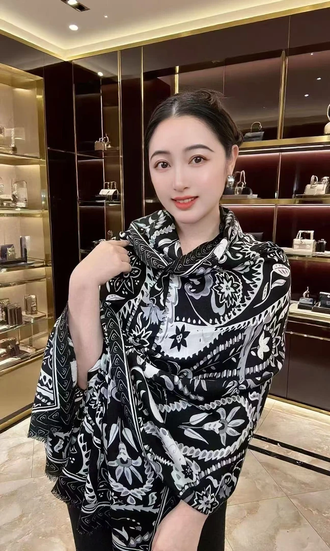 蓝蓝丝语【黑白腰果】高奢山羊绒四季空调披肩旅游