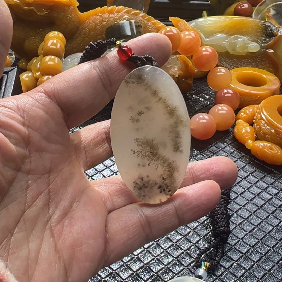 石英质玉未镶嵌颈饰