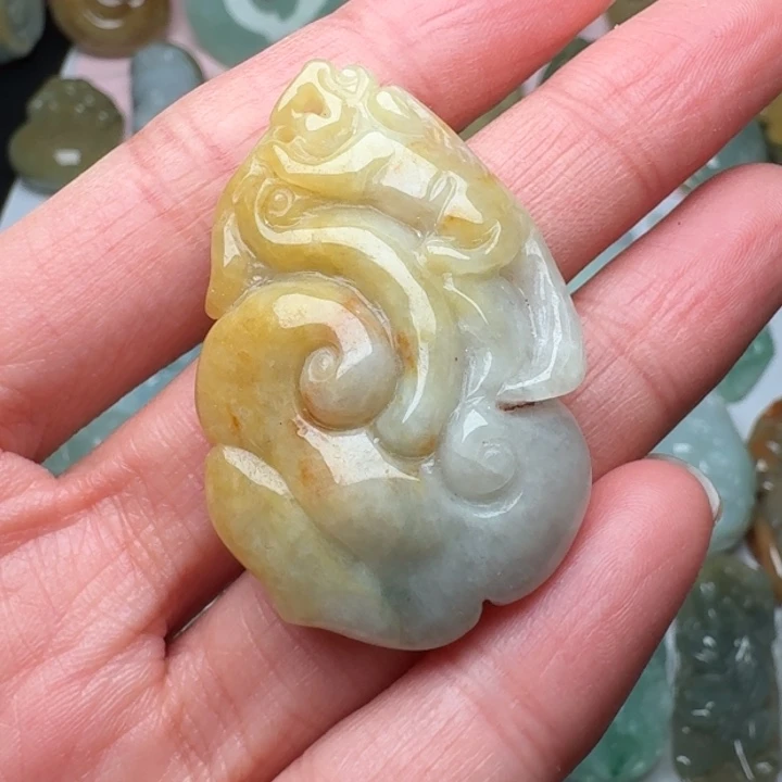 翡翠未镶嵌颈饰吊坠