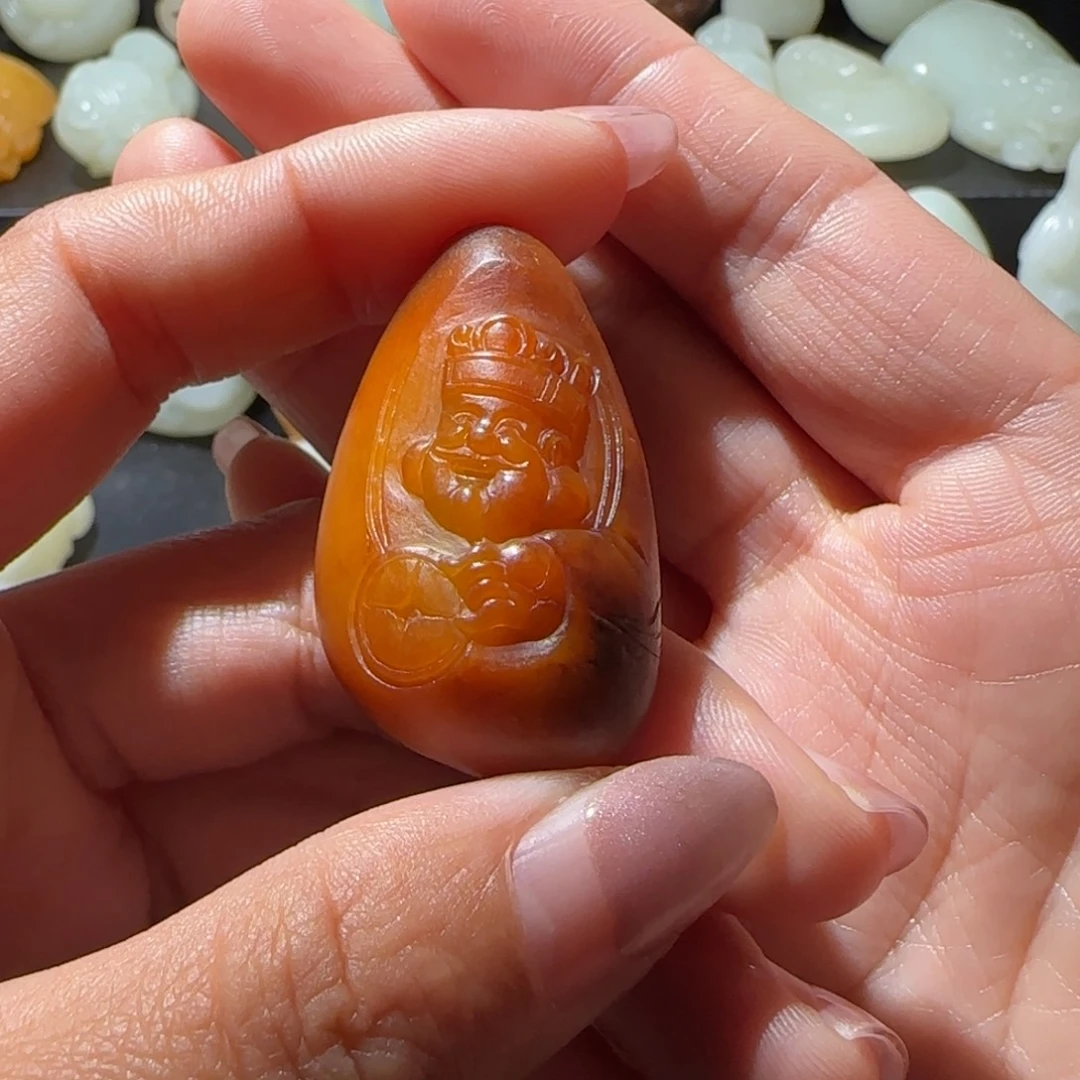 齐***技和田玉未镶嵌颈饰