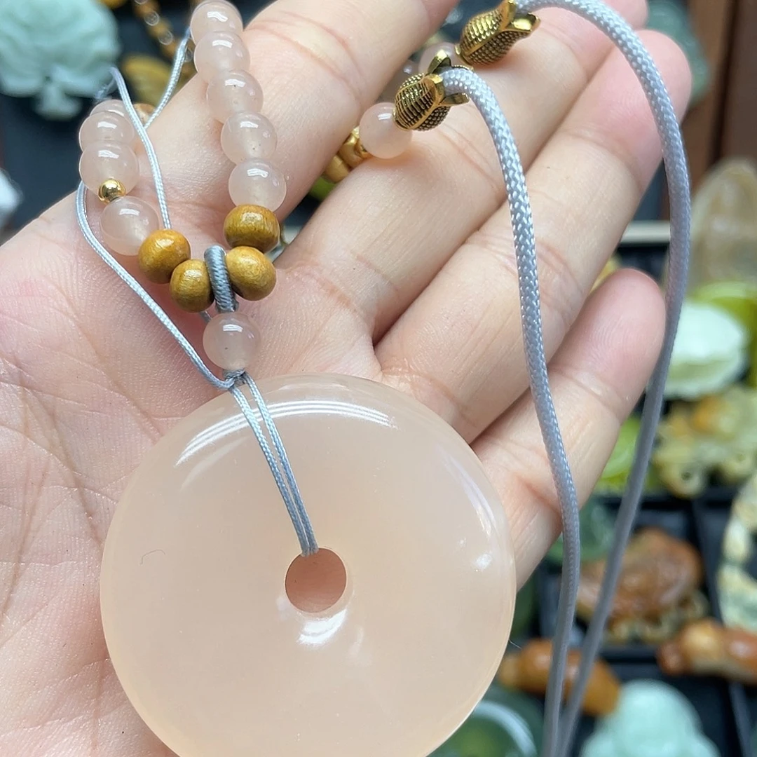 未镶嵌蛇纹石玉颈饰