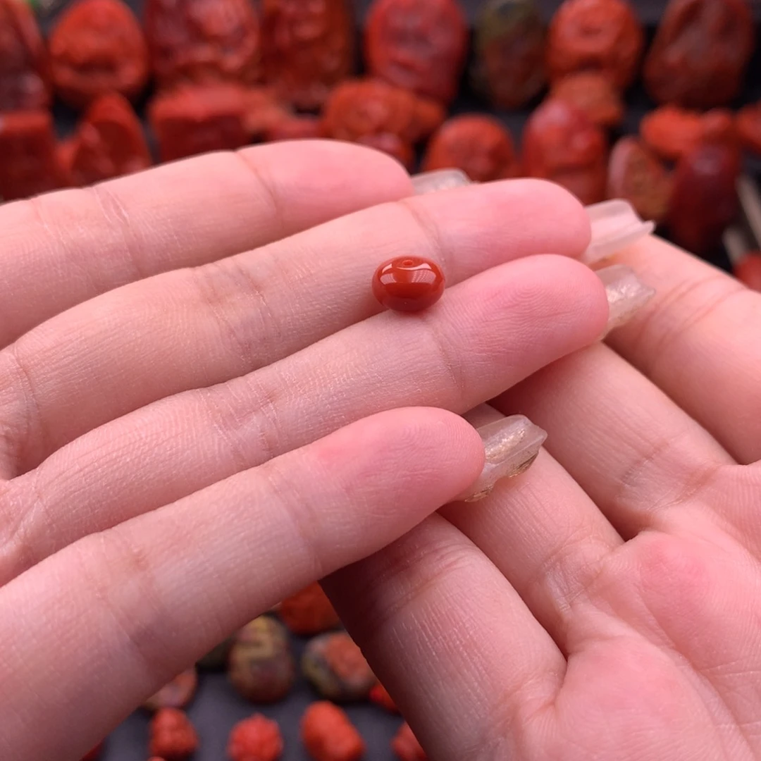 南红玛瑙南红川料原矿隔珠8.1mm未镶嵌