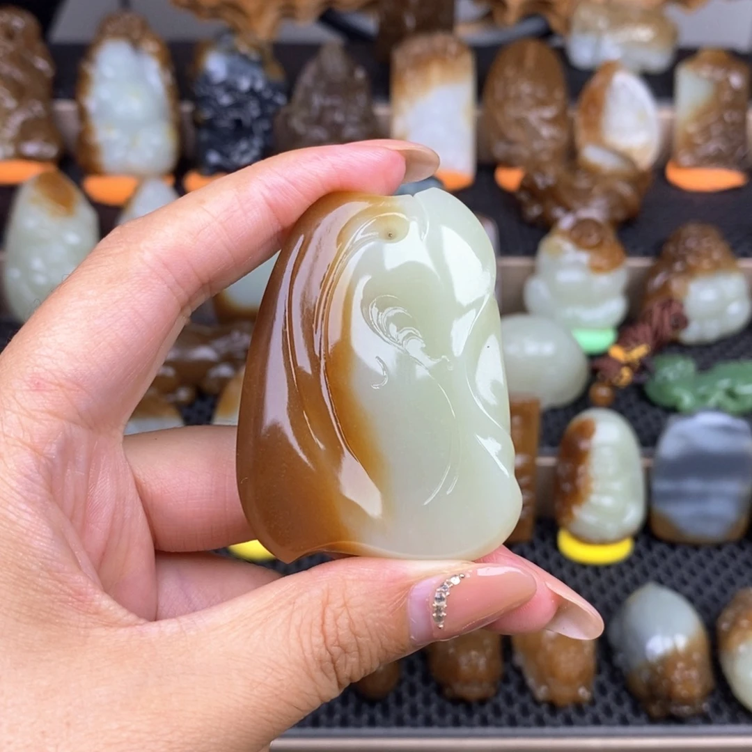 吃***啊和田玉未镶嵌颈饰