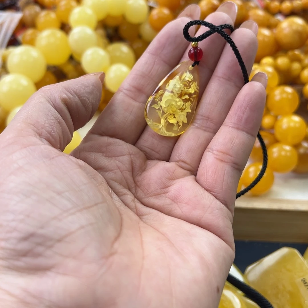 未镶嵌琥珀珠宝奇石