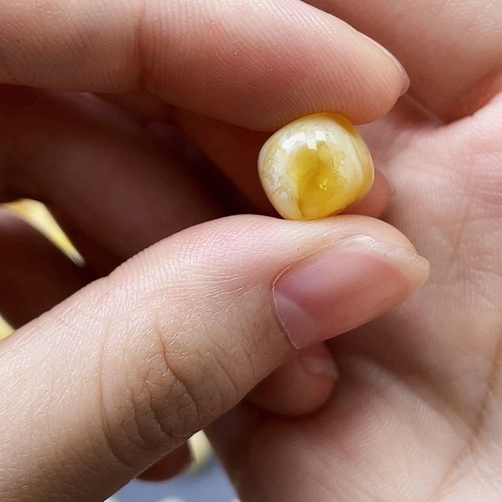 未镶嵌琥珀珠宝奇石10.4*9mm金瓷白溶洞妖花 瑕