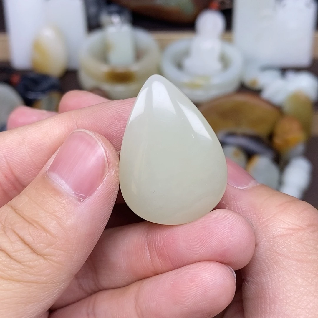 和田玉未镶嵌颈饰1