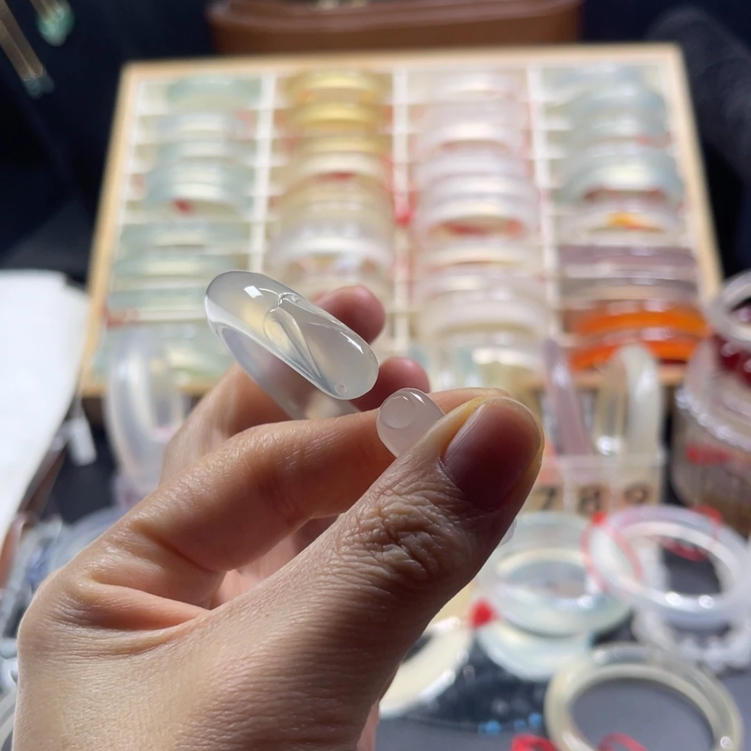 玛瑙/玉髓未镶嵌手镯