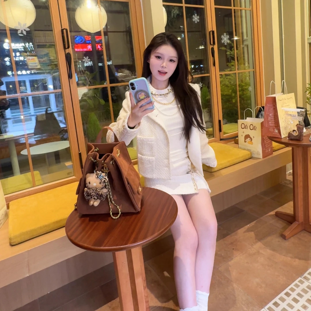 Osh高奢复古千金小香风外套短款冬季V型气质方领套装集合小个子