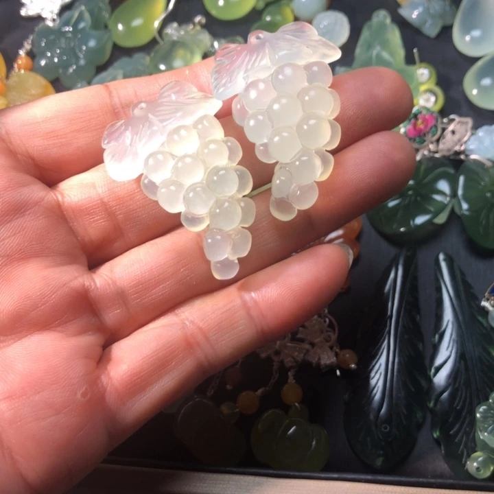 蛇纹石玉未镶嵌耳坠