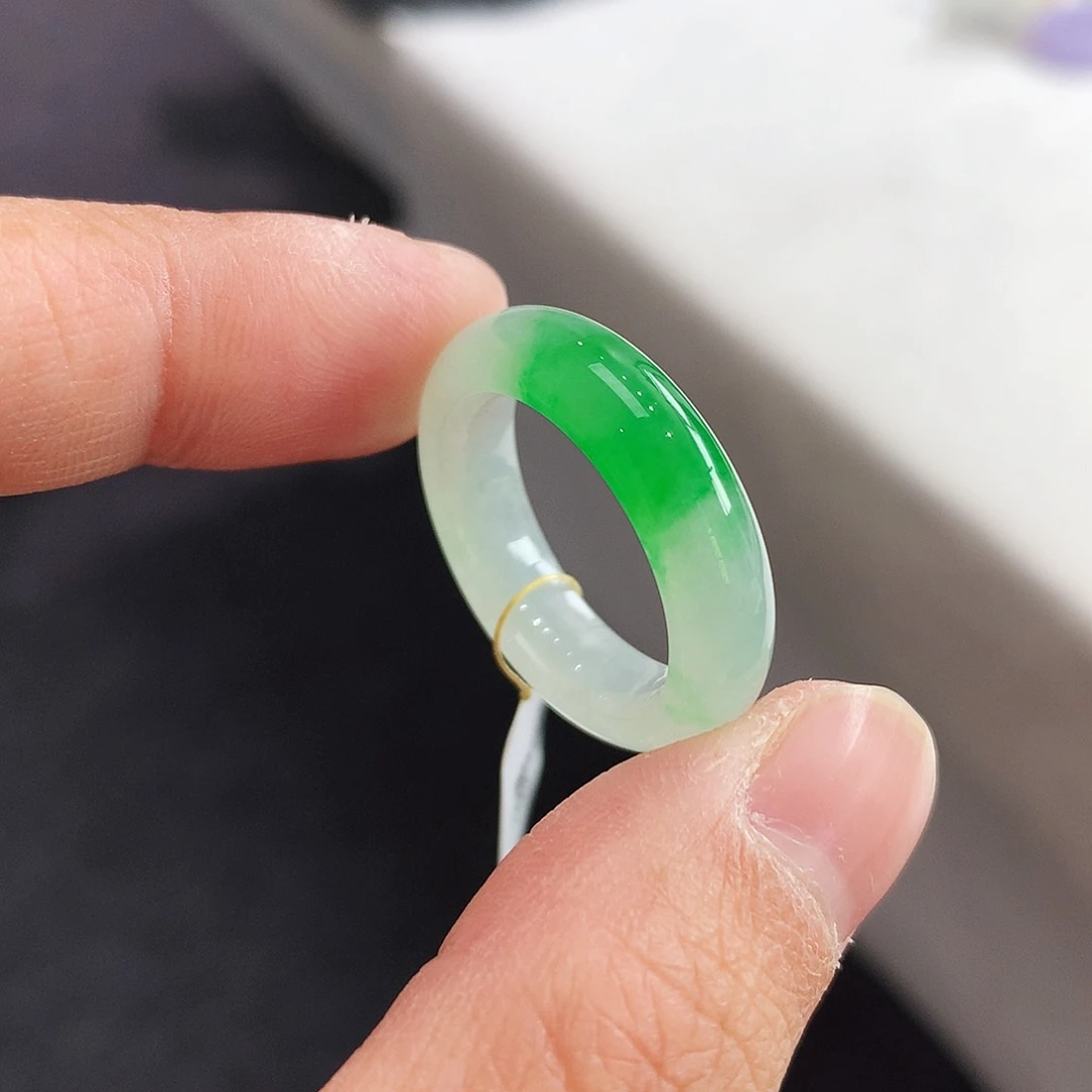 翡翠未镶嵌戒指18号