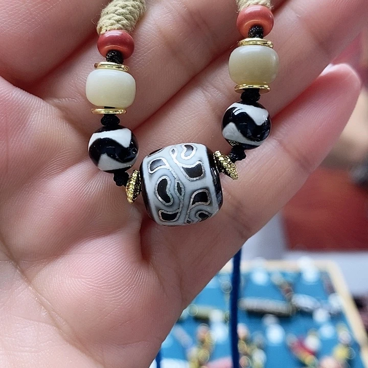 玛瑙/玉髓颈饰合金