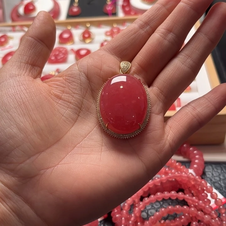 菱锰矿（红纹石）18K金镶嵌颈饰