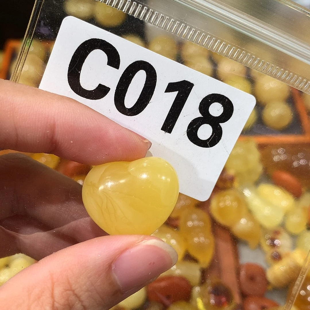 未镶嵌琥珀珠宝奇石