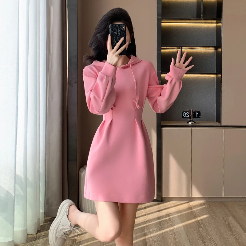 秋冬新款粉色韩版时尚休闲显瘦减龄连帽中长款收腰小个子连衣裙女