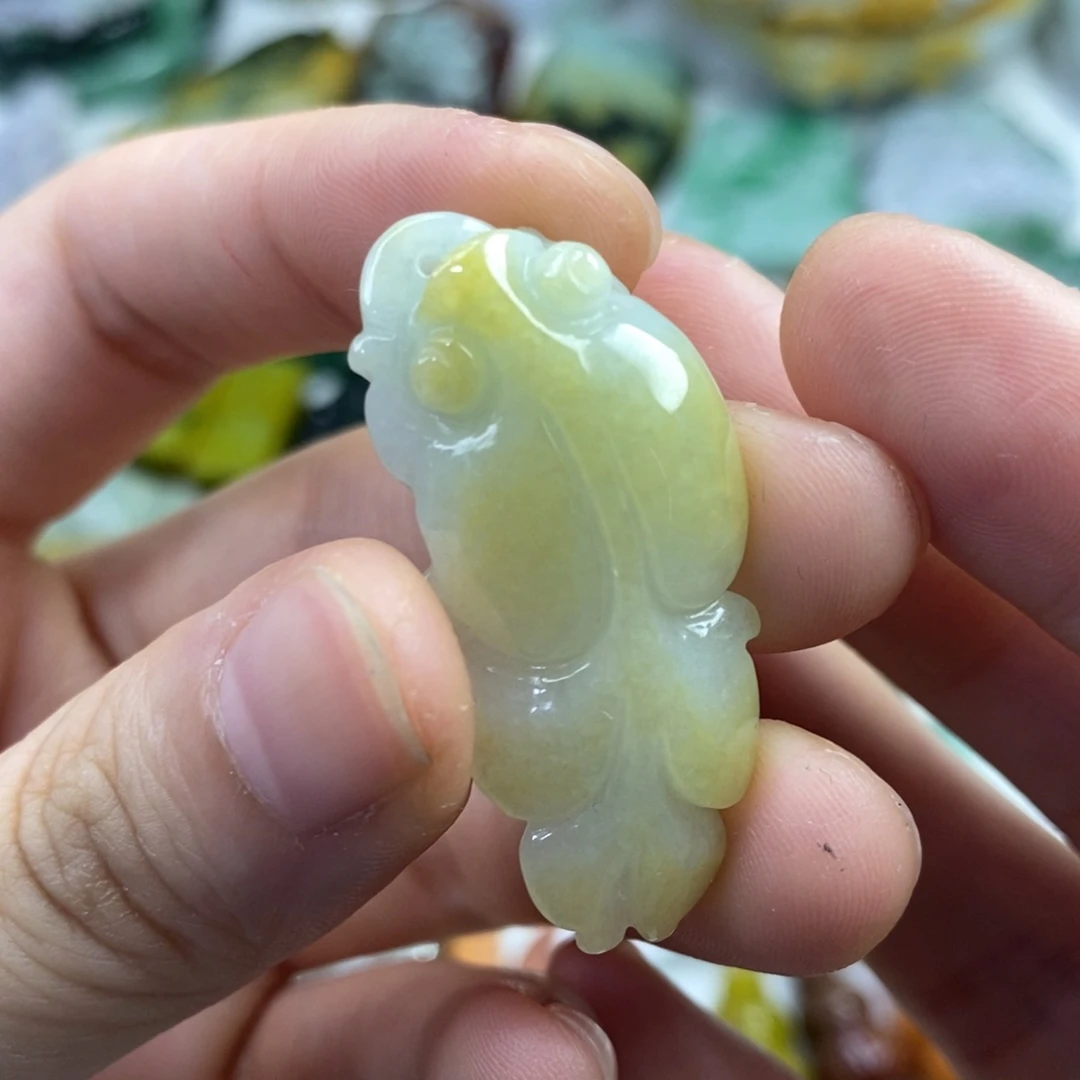 翡翠未镶嵌颈饰吊坠