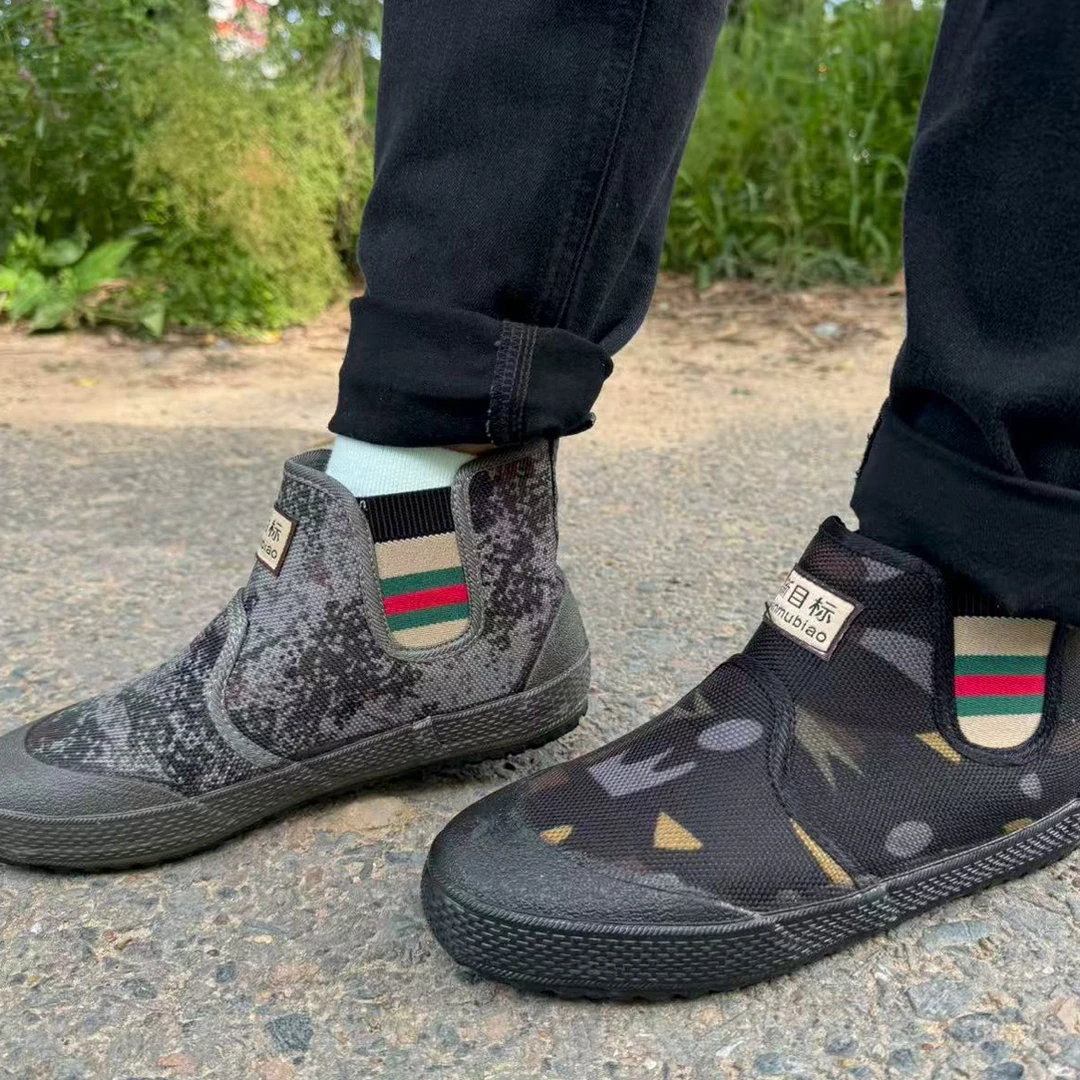 户外加绒二棉劳保解放鞋防臭耐磨一脚穿松紧平底迷彩男女通用