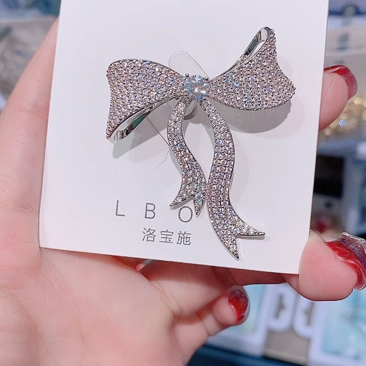 锆石铜合金蝴蝶结胸针 银色