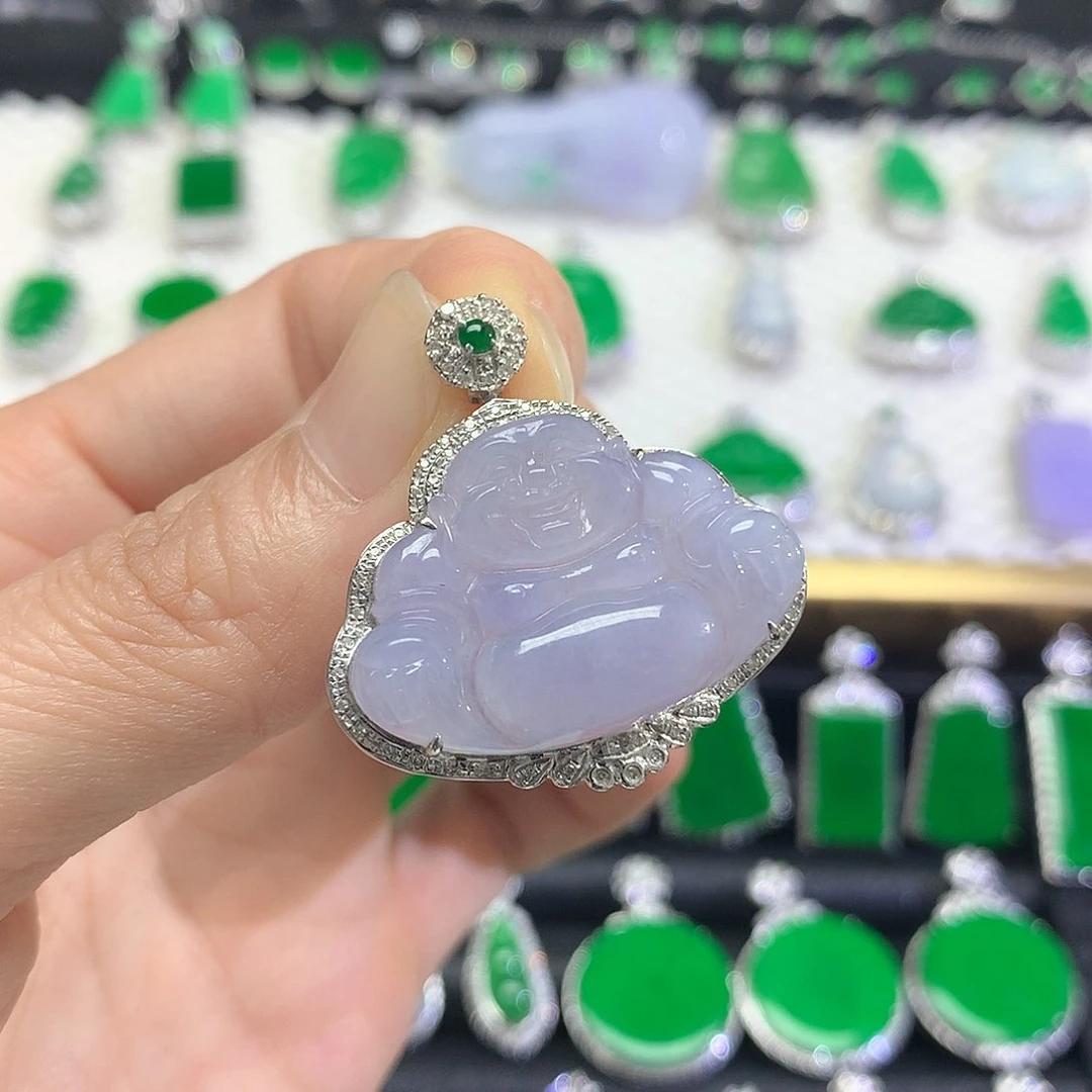 颈饰18K金镶嵌翡翠吊坠